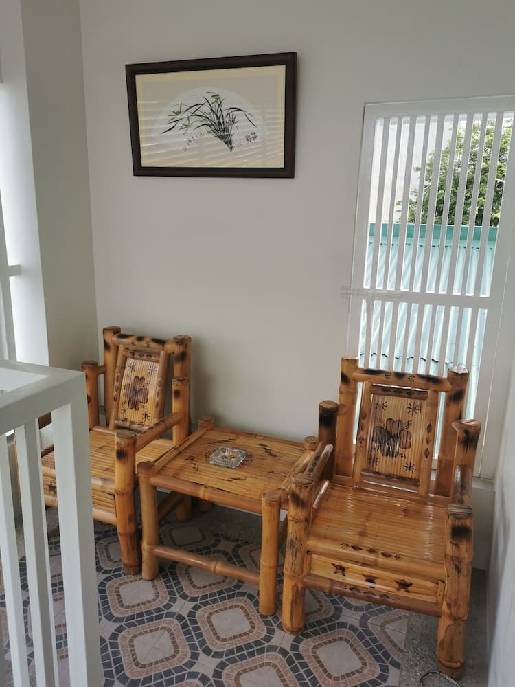 Flip Flops Hostel, Lobby sitting area, photo 3