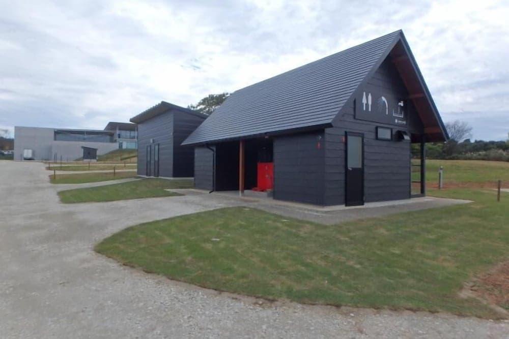 Snow Peak Headquarters, Shared bathroom, photo 2