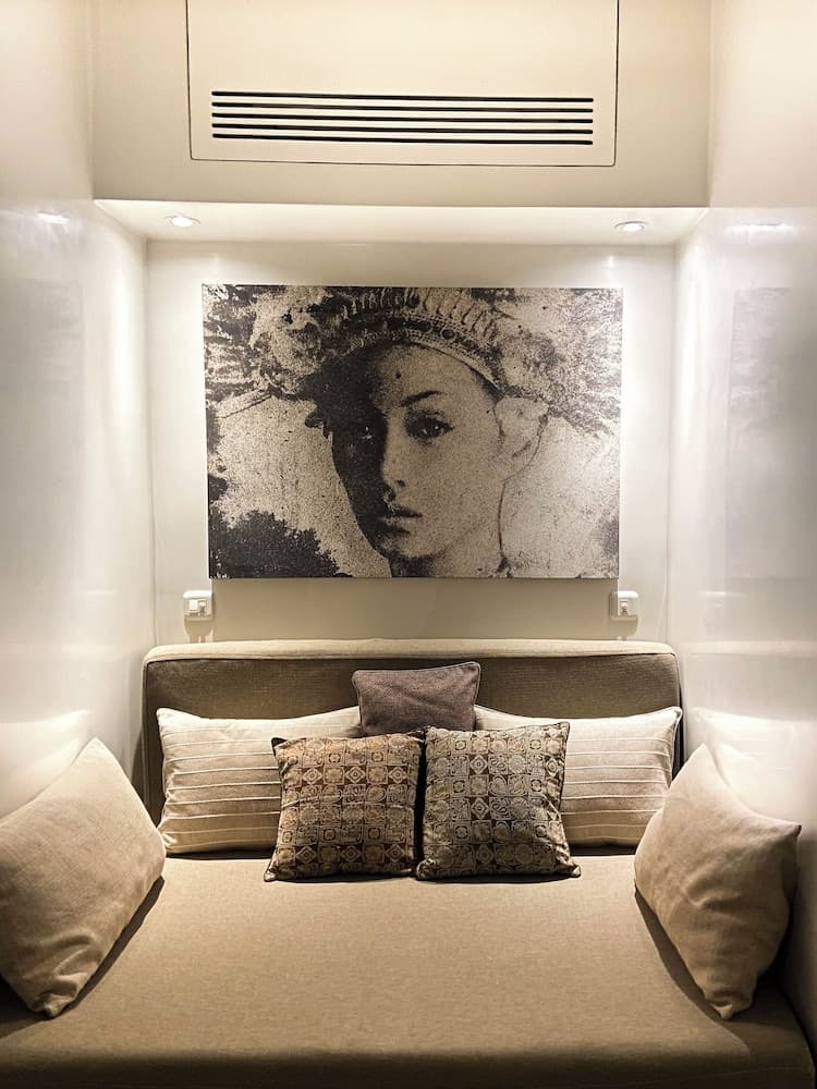 Nyaman Catamaran, Room, photo 5