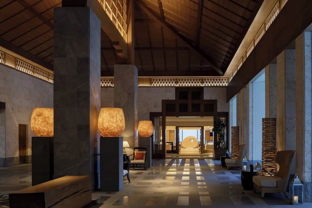 The Ritz-Carlton, Okinawa, Lobby lounge, photo 5