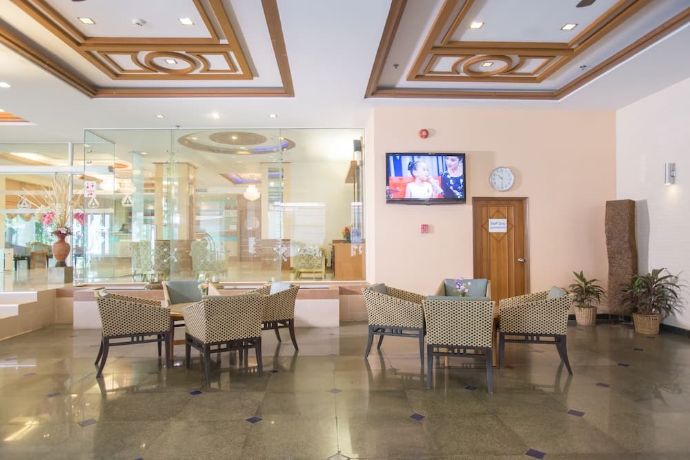 Asia Cha Am Hotel, Lobby sitting area, photo 4