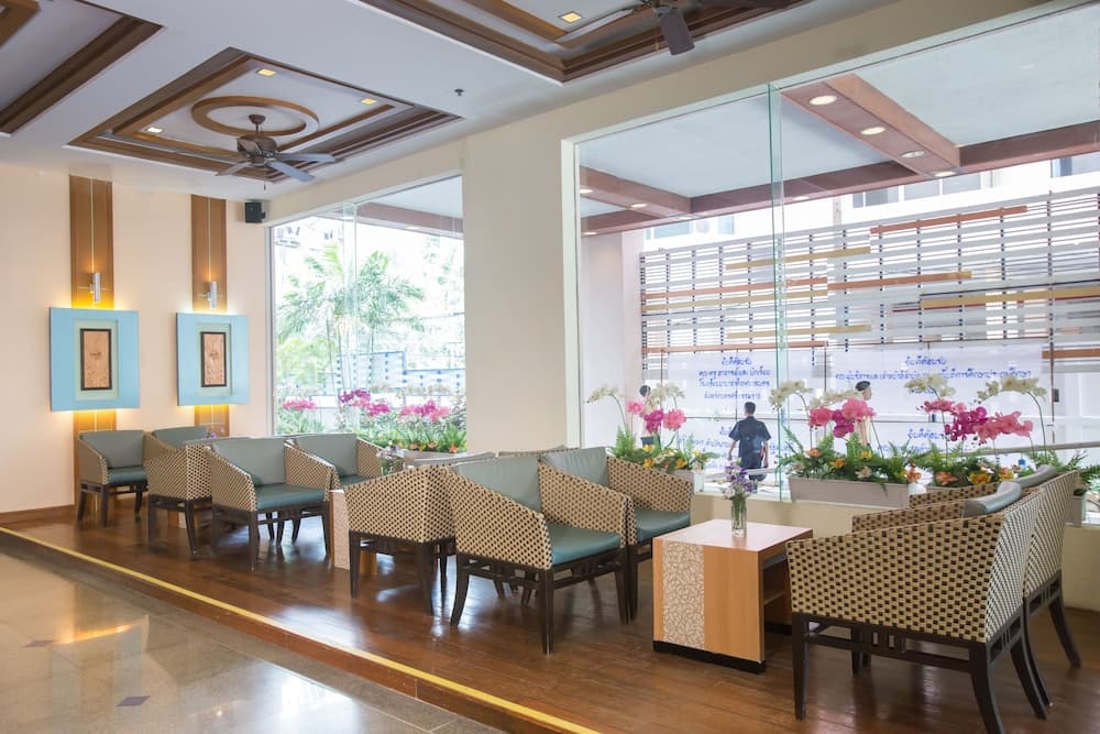 Asia Cha Am Hotel, Lobby sitting area, photo 3