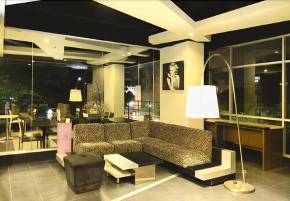 Valore Hotel, Lobby sitting area, photo 2