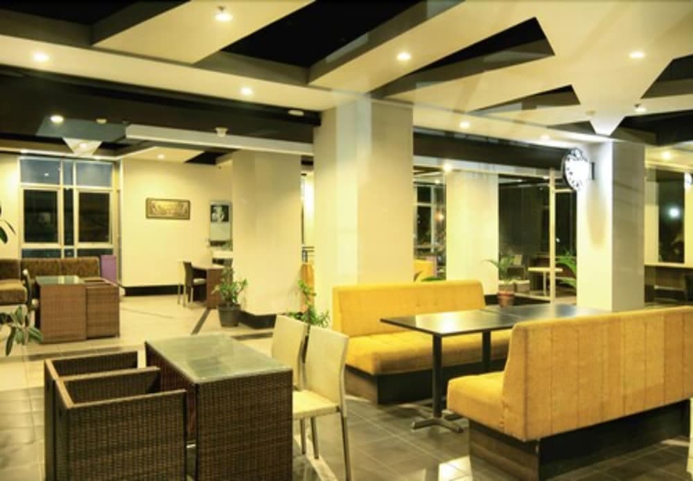 Valore Hotel, Lobby sitting area, photo 3