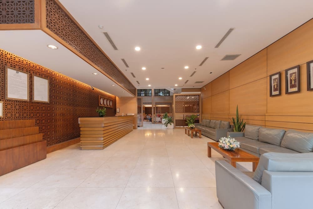 Nhi Phi Hotel, Lobby sitting area, photo 3