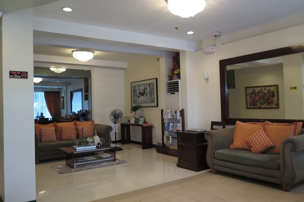 Devera Hotel, Lobby sitting area, photo 5