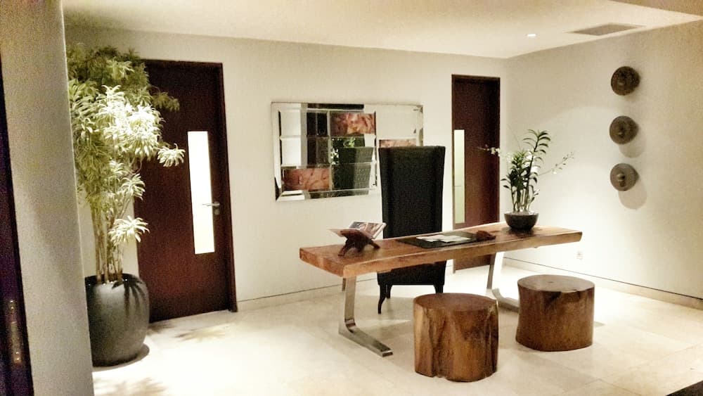 The Edge Bali, Concierge desk, photo 3