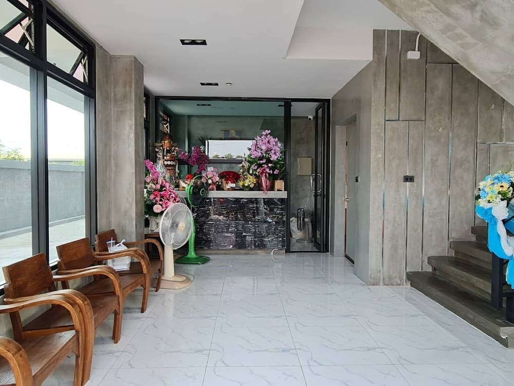 Samutsakorn Apartment, Reception, photo 2