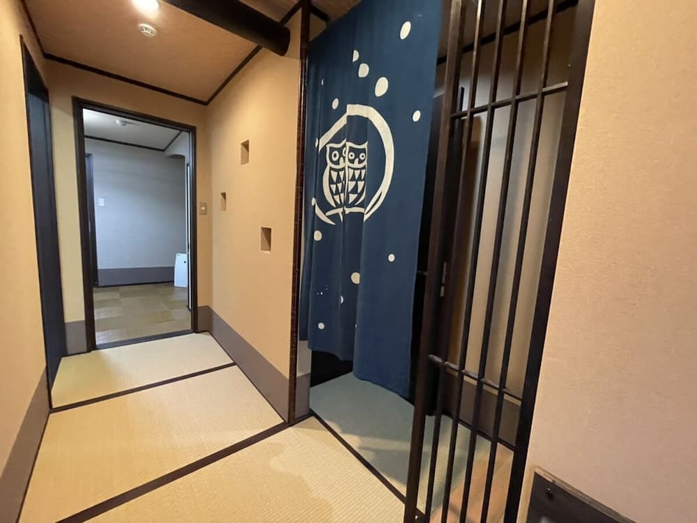 후시미 이나리 하우스 내부 입구 사진 2