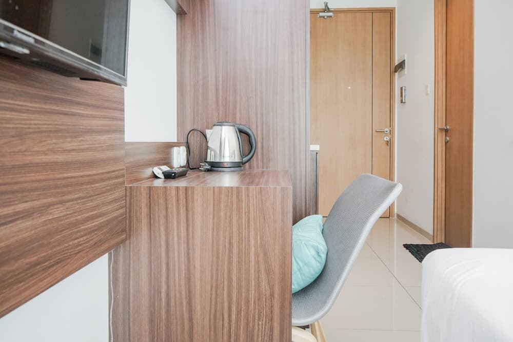 Modern Studio Apartment at Tree Park Cikokol, Room, photo 2