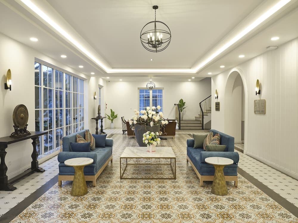 Golden Sun Hotel - Mangden, Lobby sitting area, photo 4