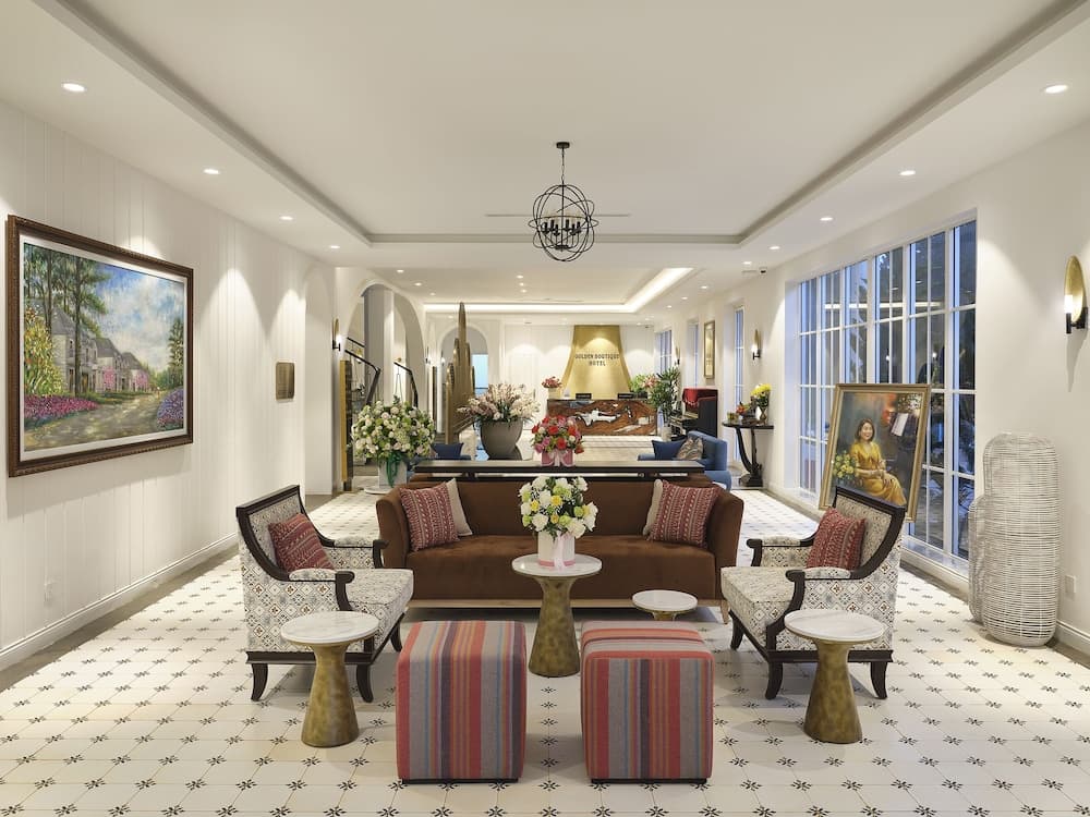 Golden Sun Hotel - Mangden, Lobby sitting area, photo 3