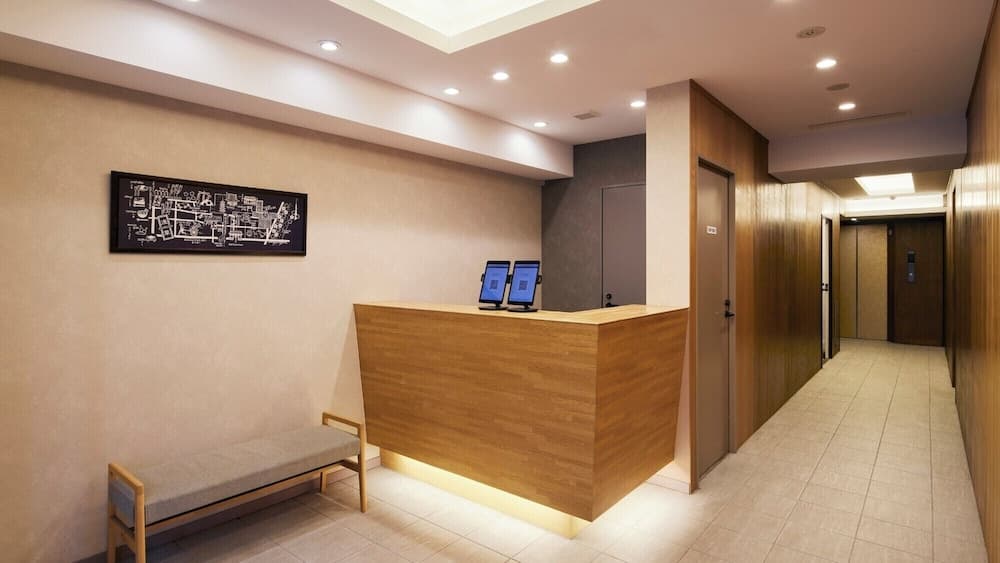 Minn Asakusa, Reception, photo 2