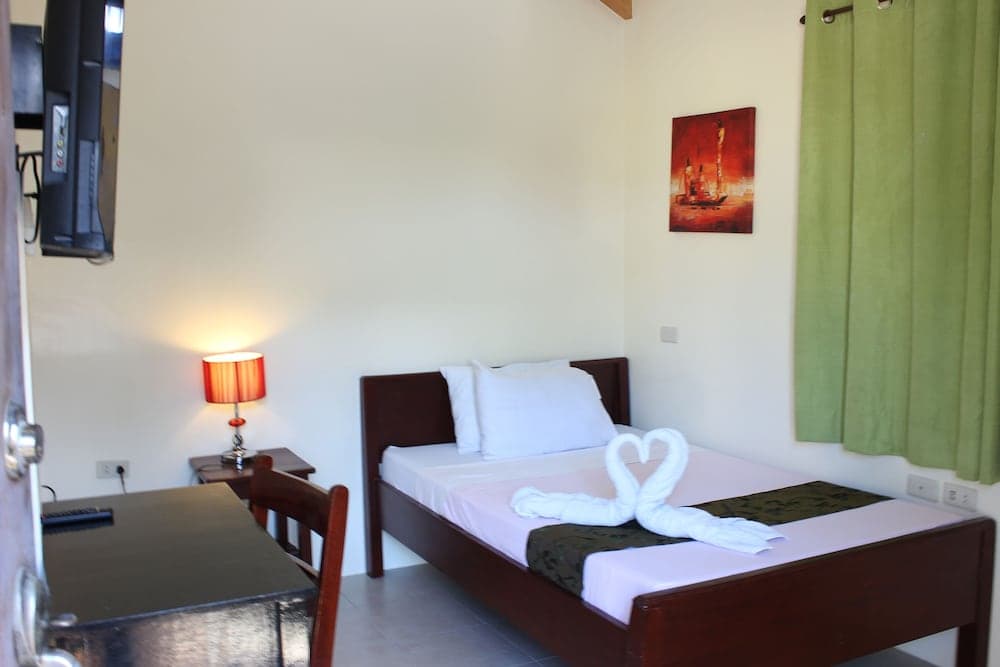 Blue Lagoon Inn & Suites, Room, photo 5
