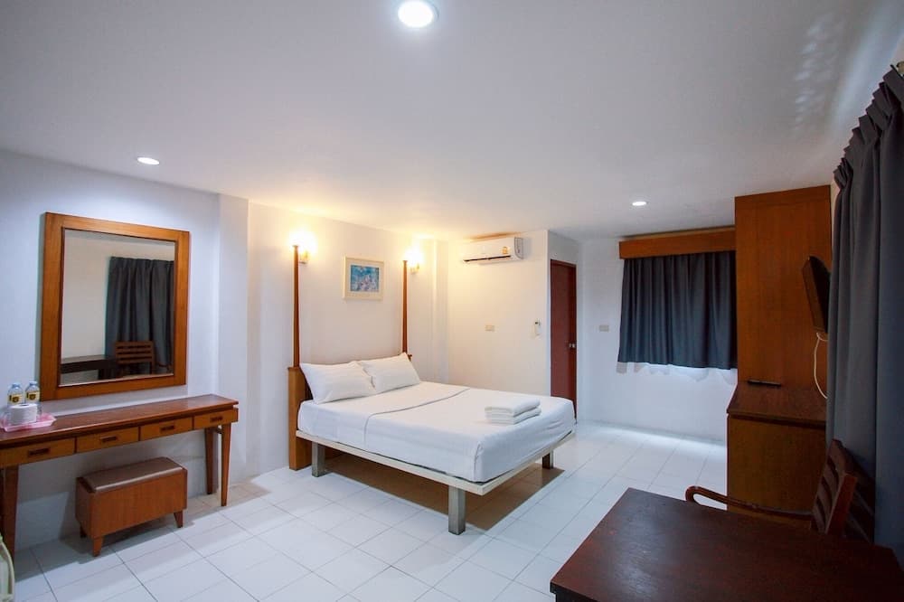 18 Coins Budget Hotel, Primary image, photo 1