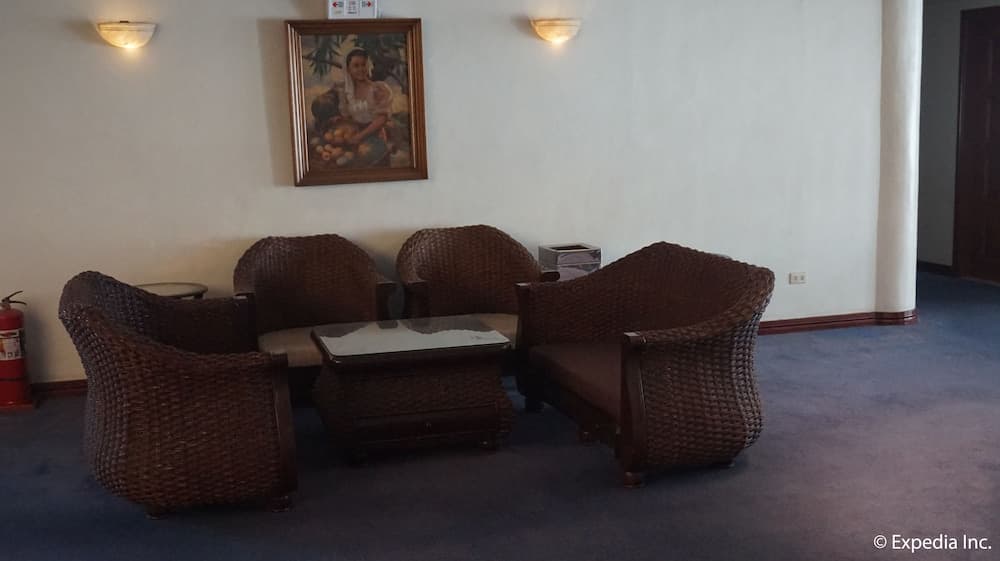 Wild Orchid Resort, Lobby sitting area, photo 3