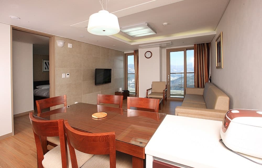 High1 Condominium, Room, photo 5