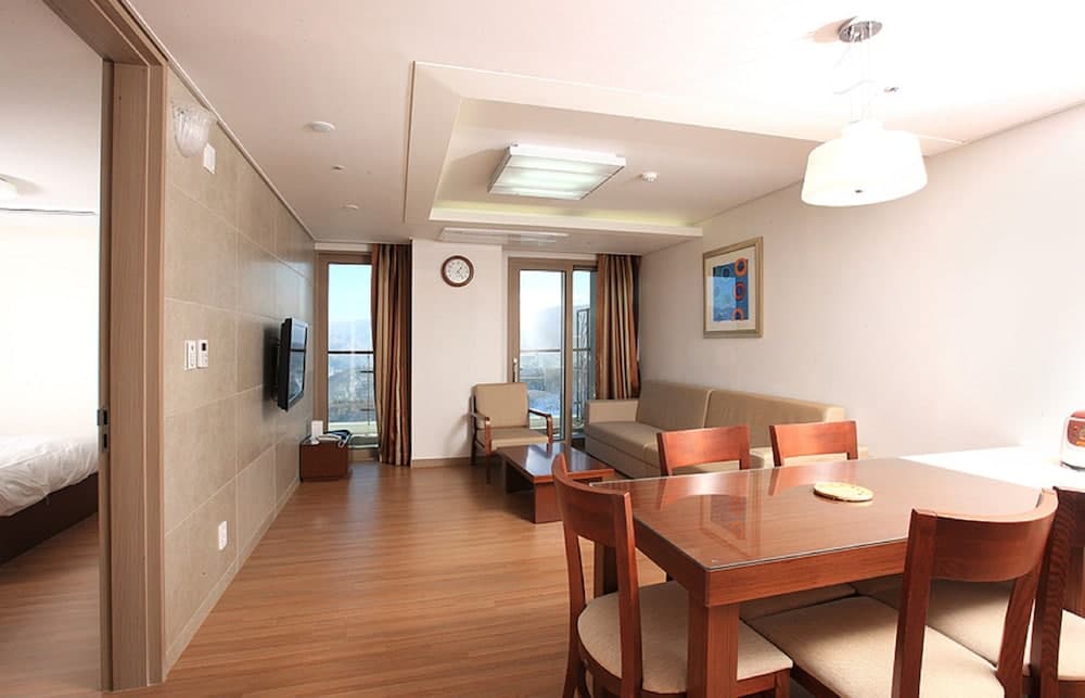 High1 Condominium, Room, photo 3