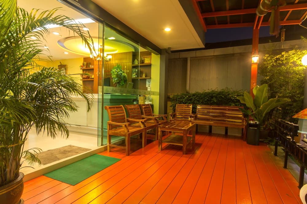 Baan Nilrath Hotel, Lobby sitting area, photo 5