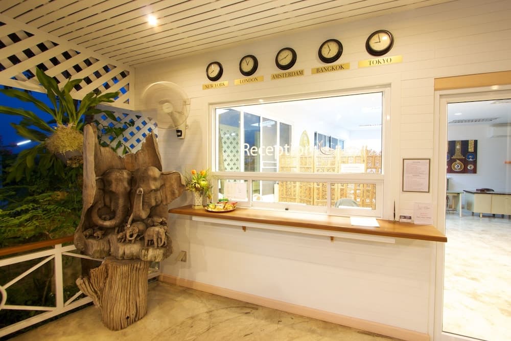 Charn Residence, Reception, photo 3