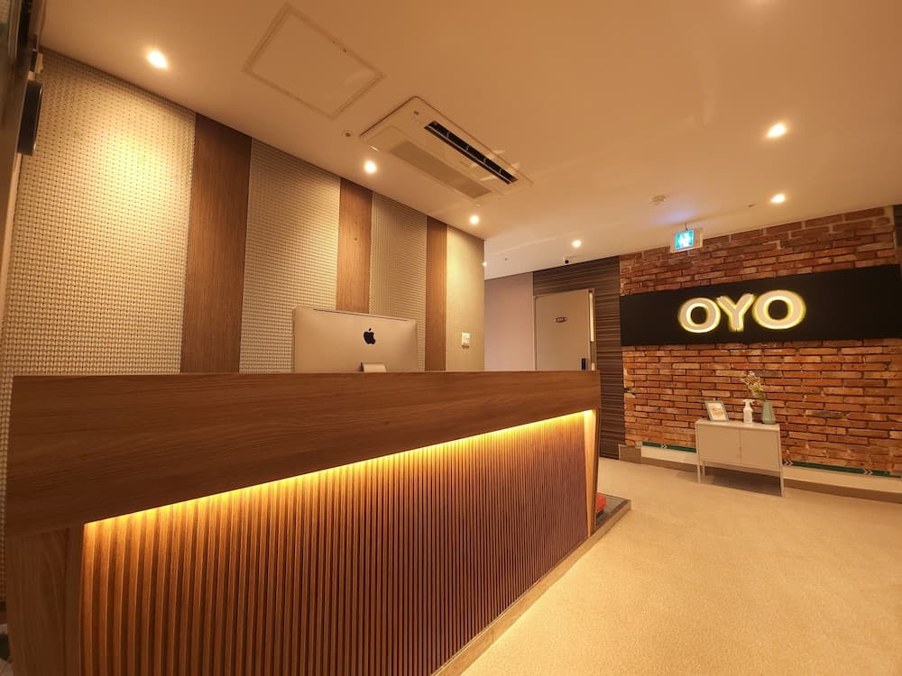 OYO Hostel Myeongdong 2, Reception, photo 4