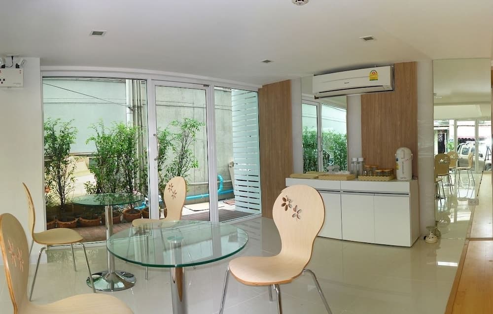 Nantra Ekkamai, Lobby, photo 2