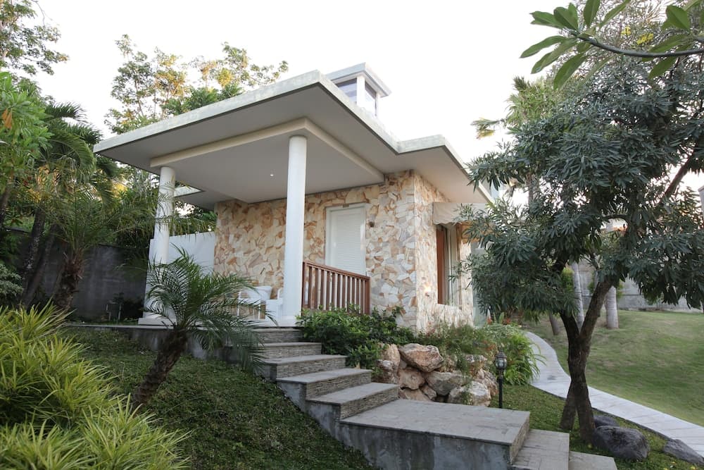 Noah Villa and Chapel, Primary image, photo 1