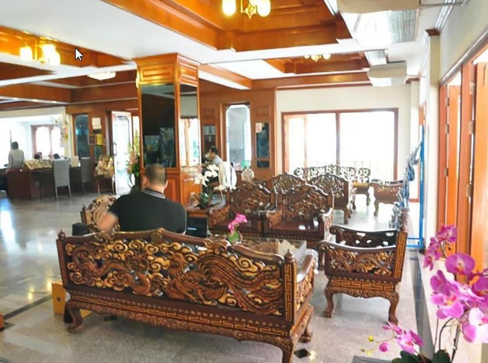 Top North Hotel, Lobby sitting area, photo 3