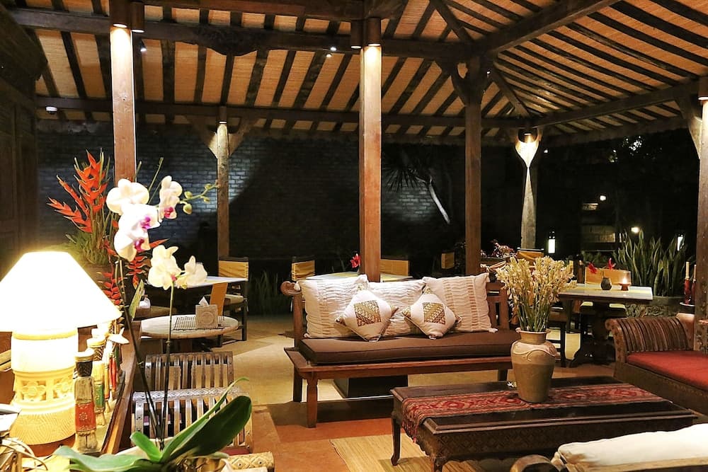 The Sanyas Retreat, Lobby sitting area, photo 5