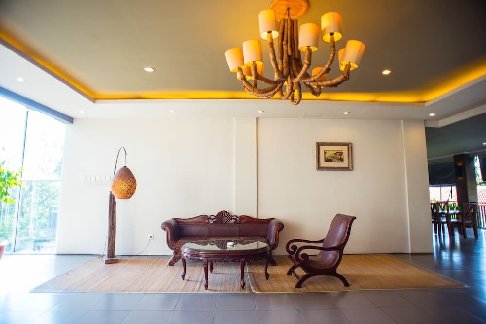 ECLIPSE Hotel, Lobby sitting area, photo 3