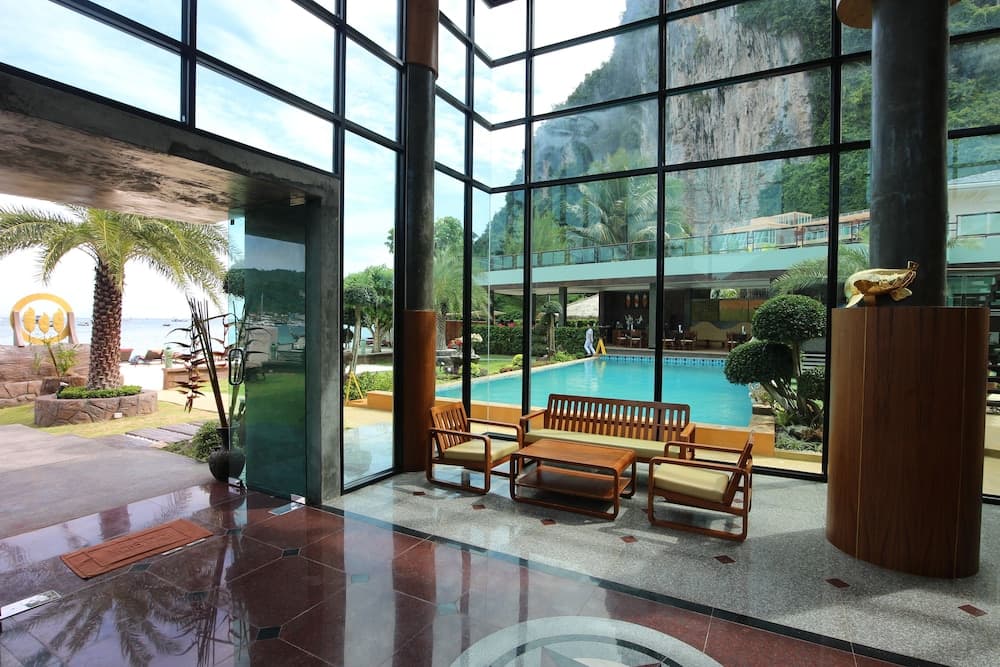 Phi Phi Nice Beach Hotel Hip, Lobby sitting area, photo 4