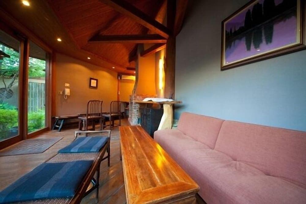 Yufuin Gettouan, Lobby sitting area, photo 5