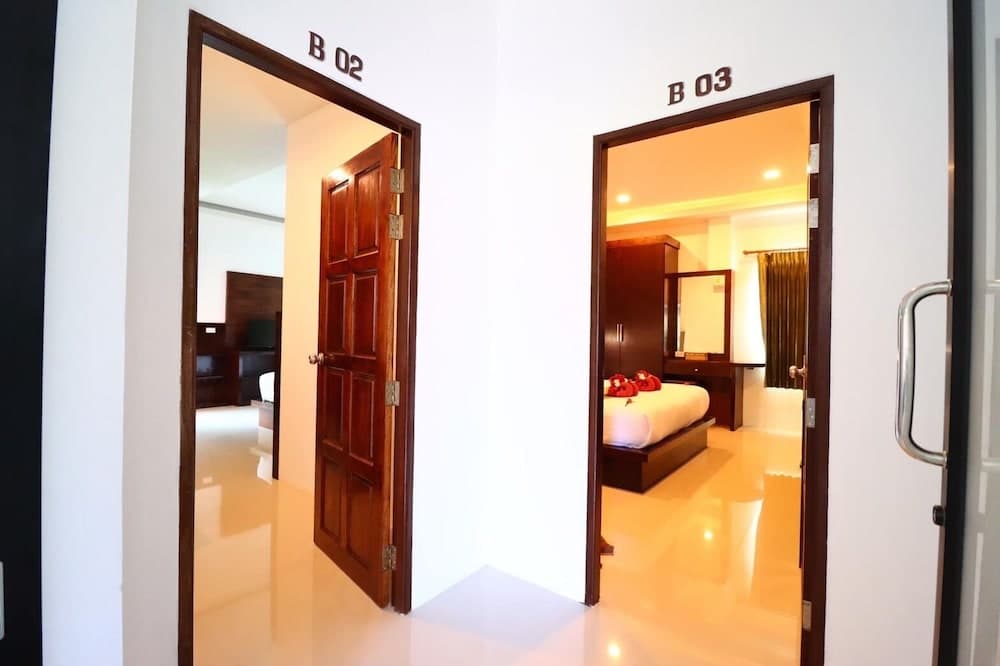 Peaceful Resort Koh Lanta, Interior entrance, photo 2