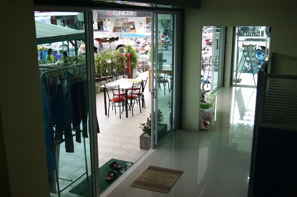 The City House, Interior entrance, photo 2