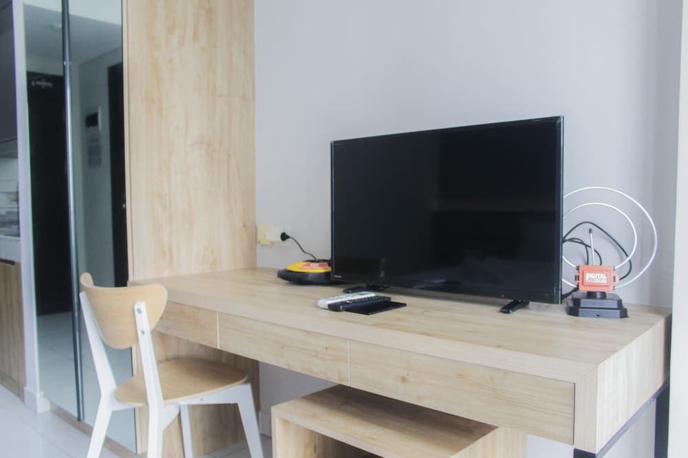 Best Studio Unit with Pool View Casa De Parco Apartment, Room, photo 4