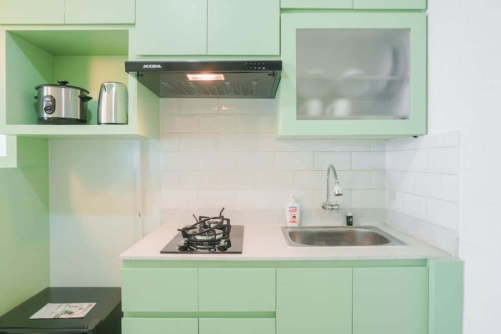 Cozy Studio at Amethyst Apartment, Private kitchen, photo 4