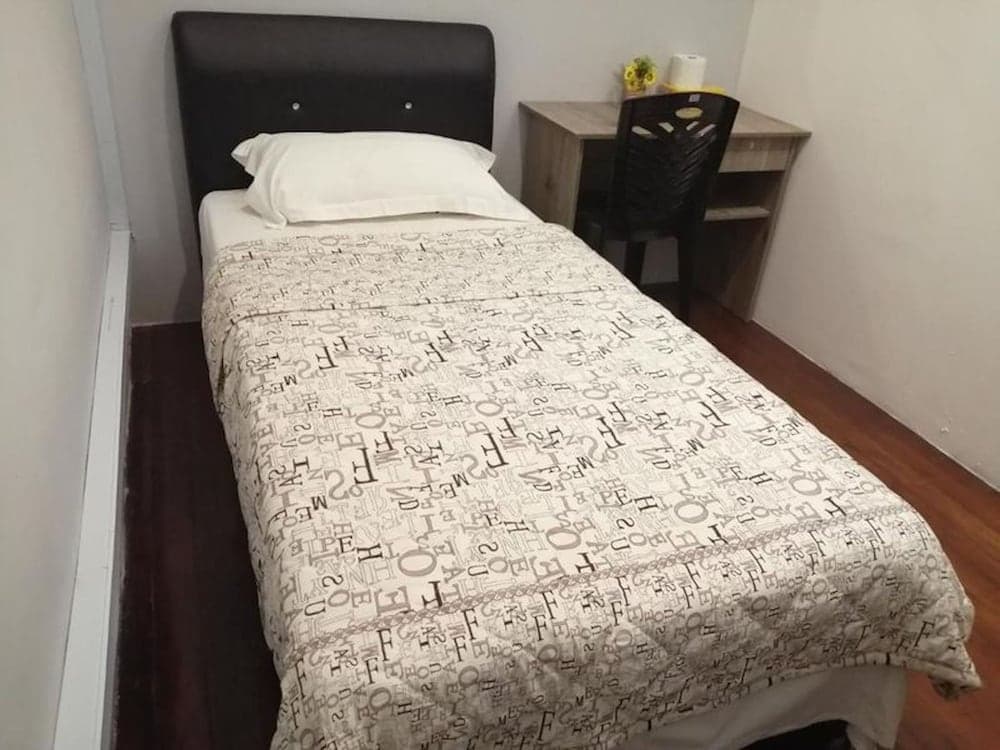 에어컨이 있는 중앙 숙박 시설의 싱글룸 기본 이미지 사진 1