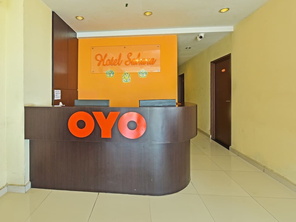 OYO 90510 호텔 사하라 리셉션 사진 4