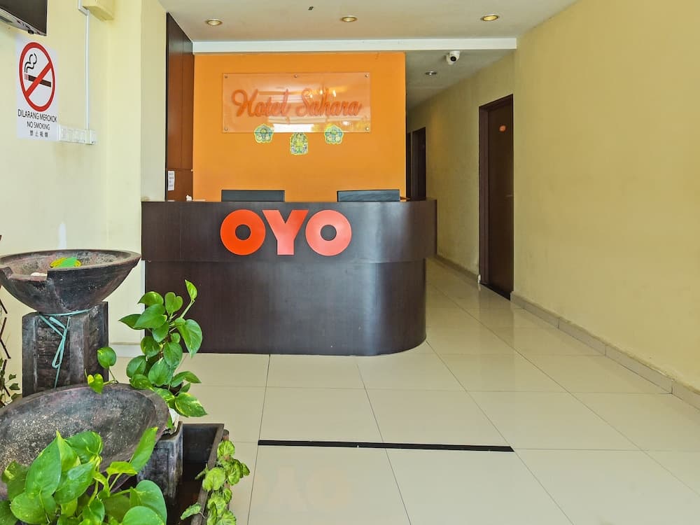 OYO 90510 호텔 사하라 리셉션 사진 2