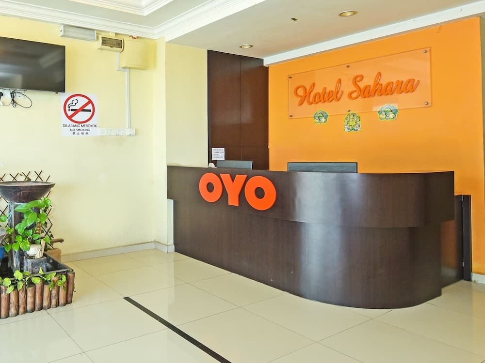 OYO 90510 호텔 사하라 리셉션 사진 3