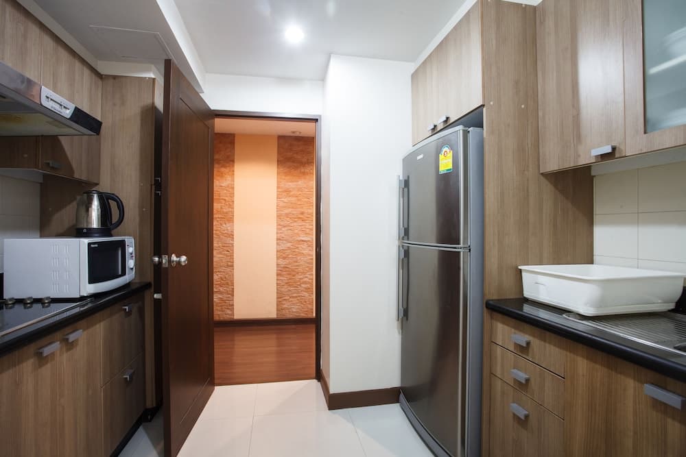 3A - 2 Bedroom Downtown Apartment With Shared Pool, Private kitchen, photo 5