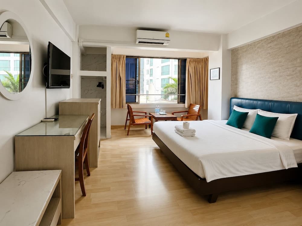 Crown   Bts   Nana  Hotel, Primary image, photo 1