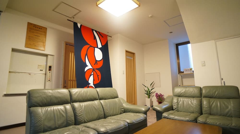 Ryokan Hakuhou, Lobby sitting area, photo 3