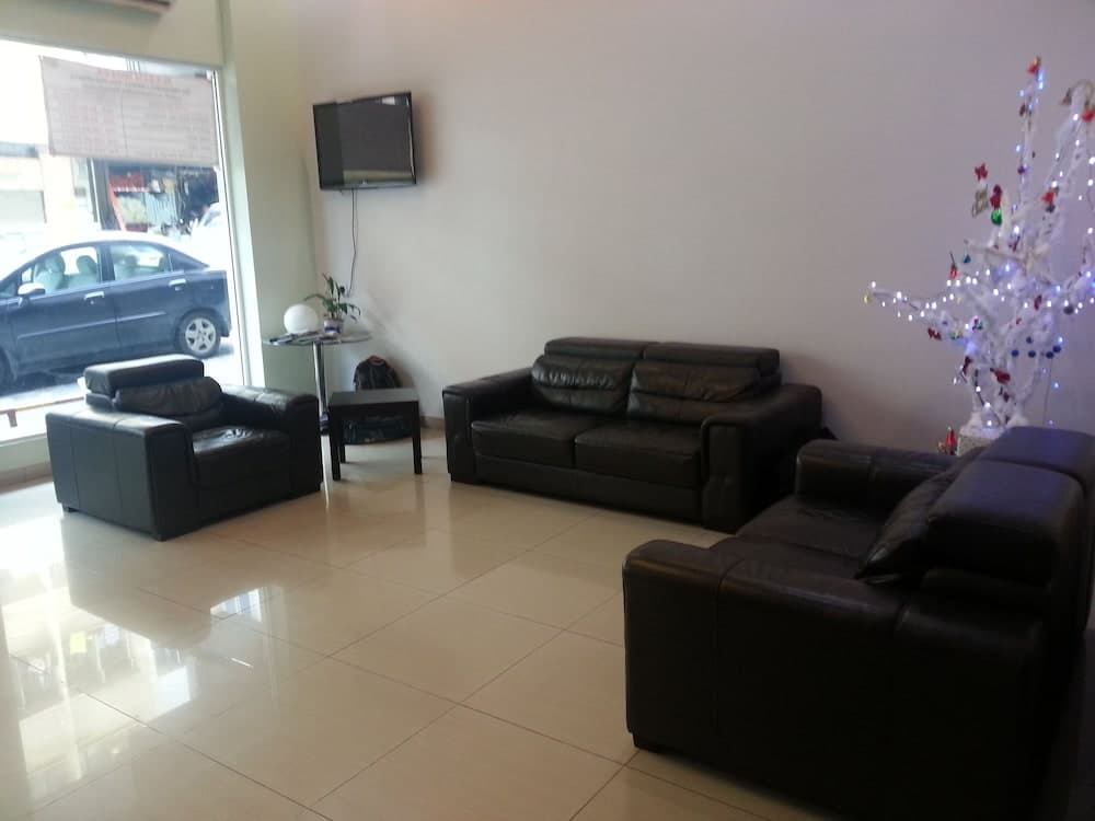 Maxim Hotel, Lobby sitting area, photo 4