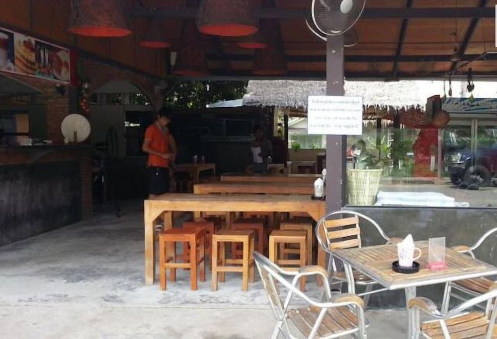 웍 & 더 머치 룸스 - 호스텔 레스토랑 사진 4
