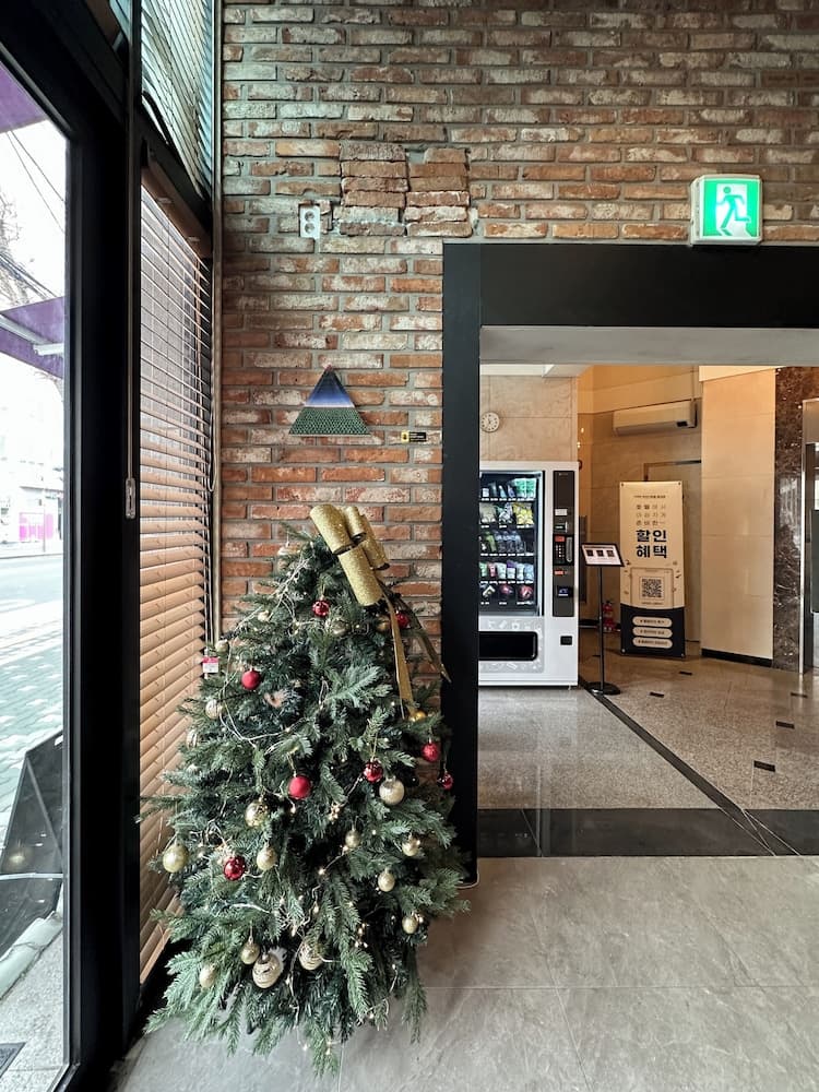 Three Seven Hotel, Reception, photo 5