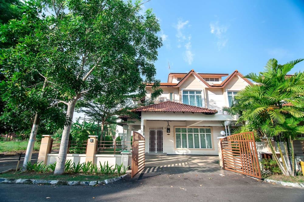 Sunflower House, Primary image, photo 1
