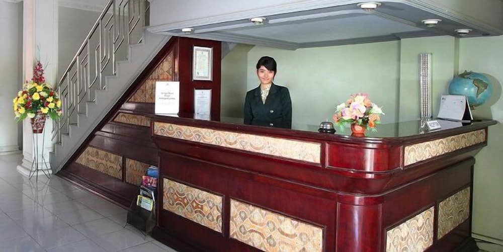 호텔 그리야 아스리 리셉션 사진 4