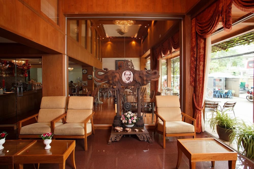 KC Place Hotel Pratunam, Lobby sitting area, photo 4
