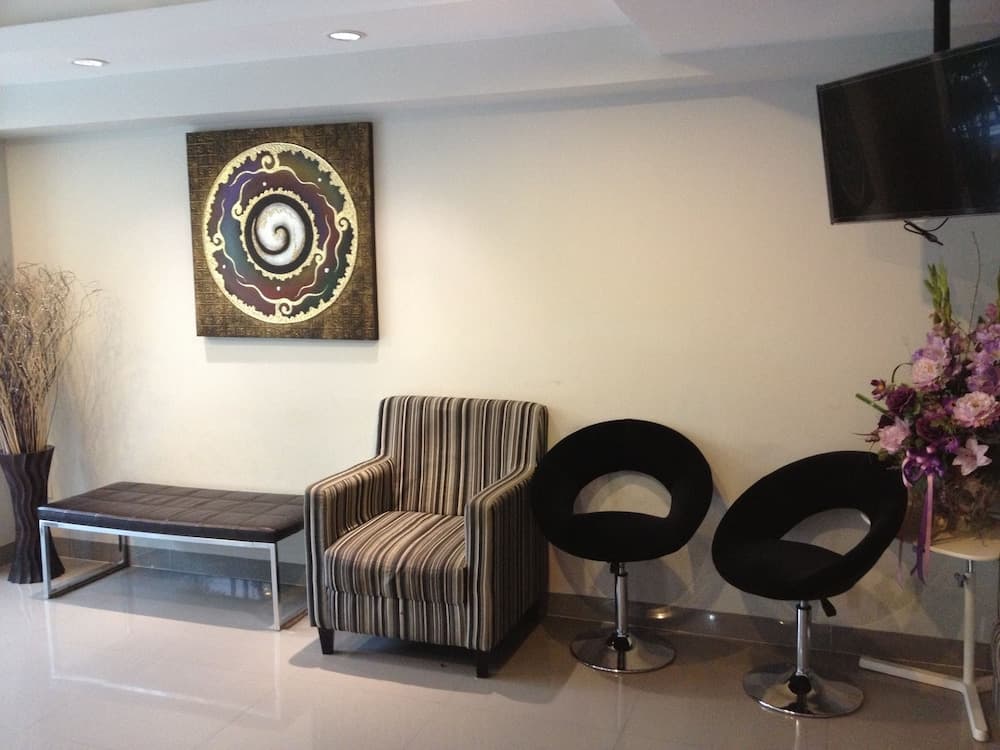 Delight Residence, Lobby sitting area, photo 5